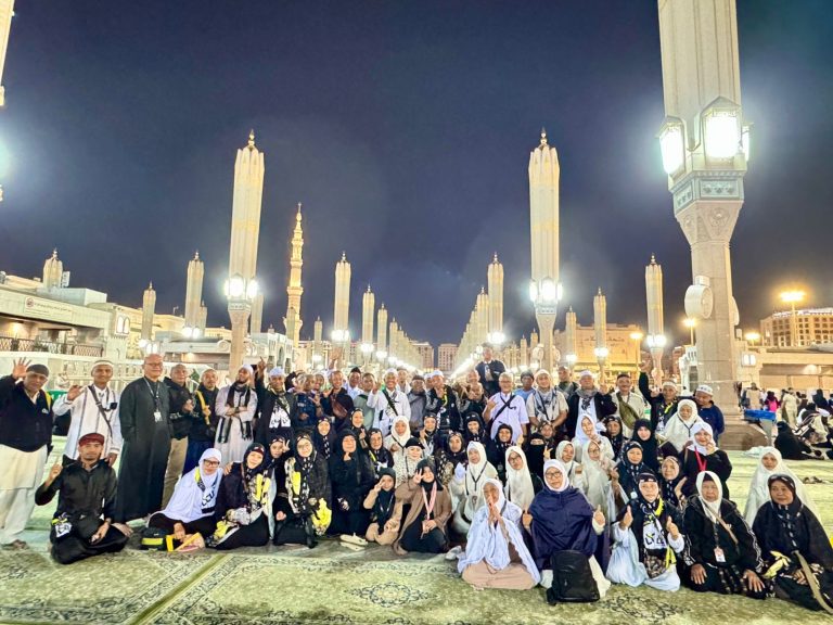 jamaah lcu berada di masjid nabawi