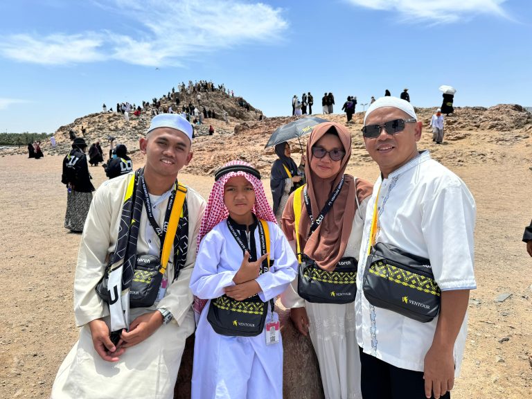 menikmati destinasi