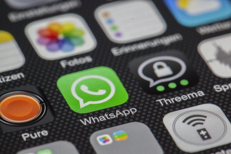 Baru! Saudi Hadirkan WhatsApp Multibahasa untuk Jamaah!