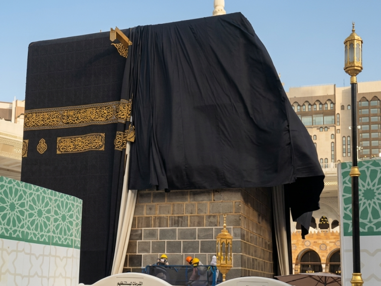 Langka! Dinding Asli Ka’bah Terlihat Saat Persiapan Haji