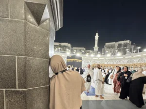 jamaah wanita low cost umroh