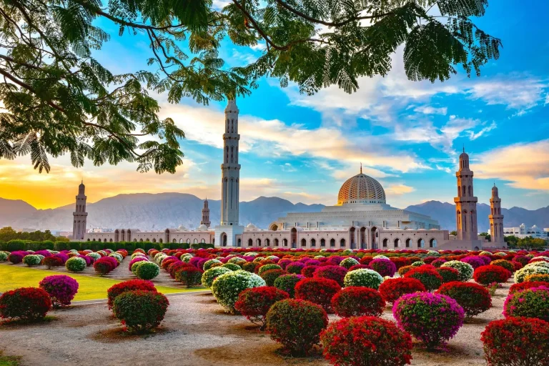 Umroh Hemat Plus City Tour Muscat Bisa ke Mana Aja, Sih?